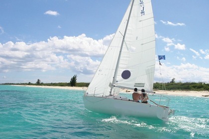 Verhuur Zeilboot J boats J 24 Porto Cervo