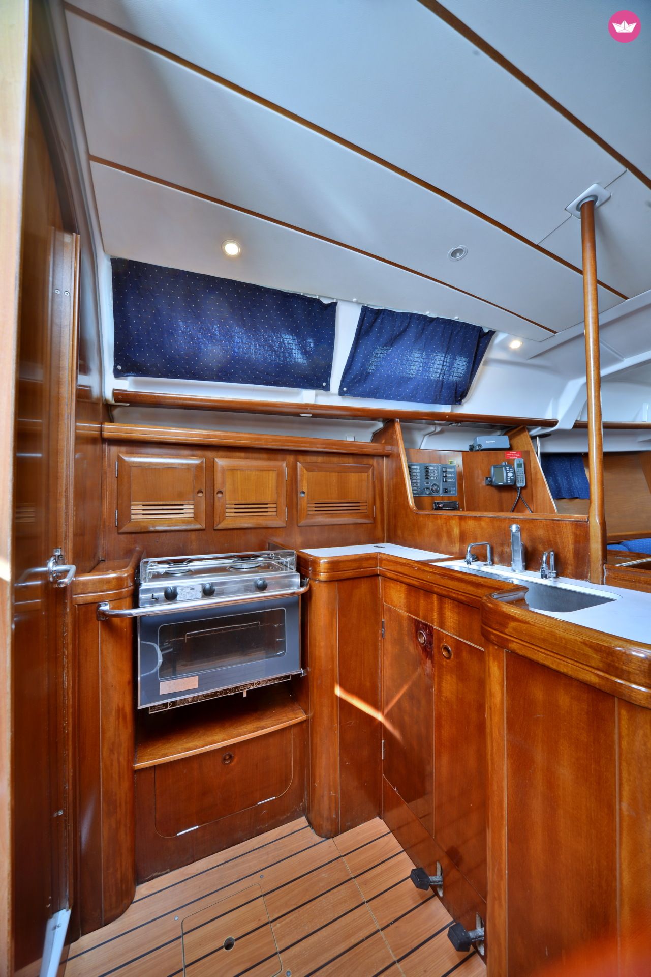 Beneteau Oceanis 373 Clipper in Athens for rental
