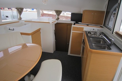 Катамаран Lagoon 380