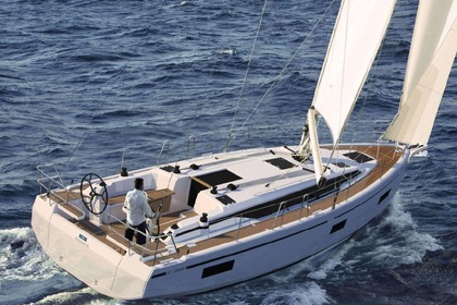 Rental Sailboat Bavaria Bavaria C38 Pula