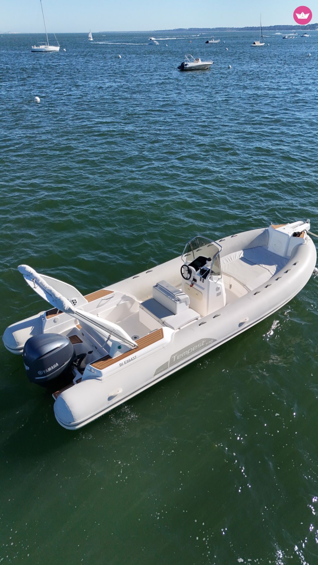 Semi-rigide Capelli Capelli Tempest 770 Luxe 250cv